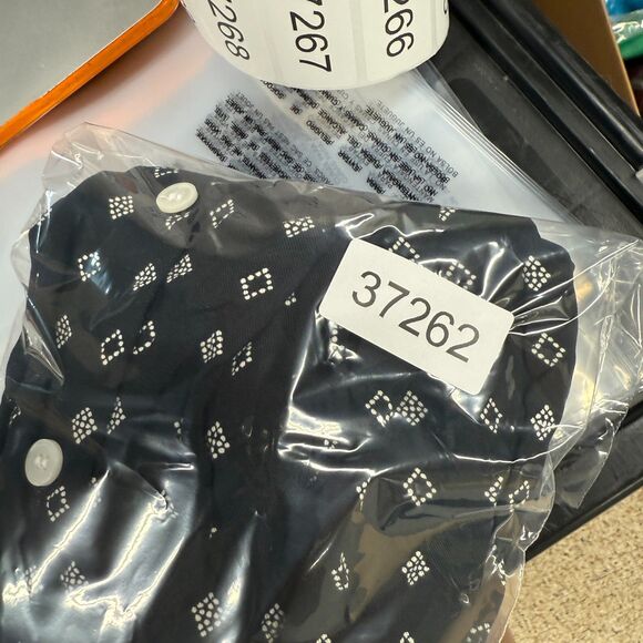 a.n.a. Shirt Women XL Black Geometric Button Up Collared Long Sleeve Rayon - Picture 7 of 7